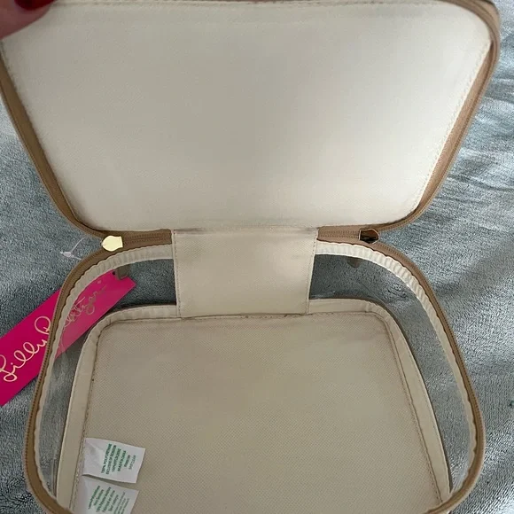 Lilly Pulitzer Mizner Travel Case - Picture 2 of 2